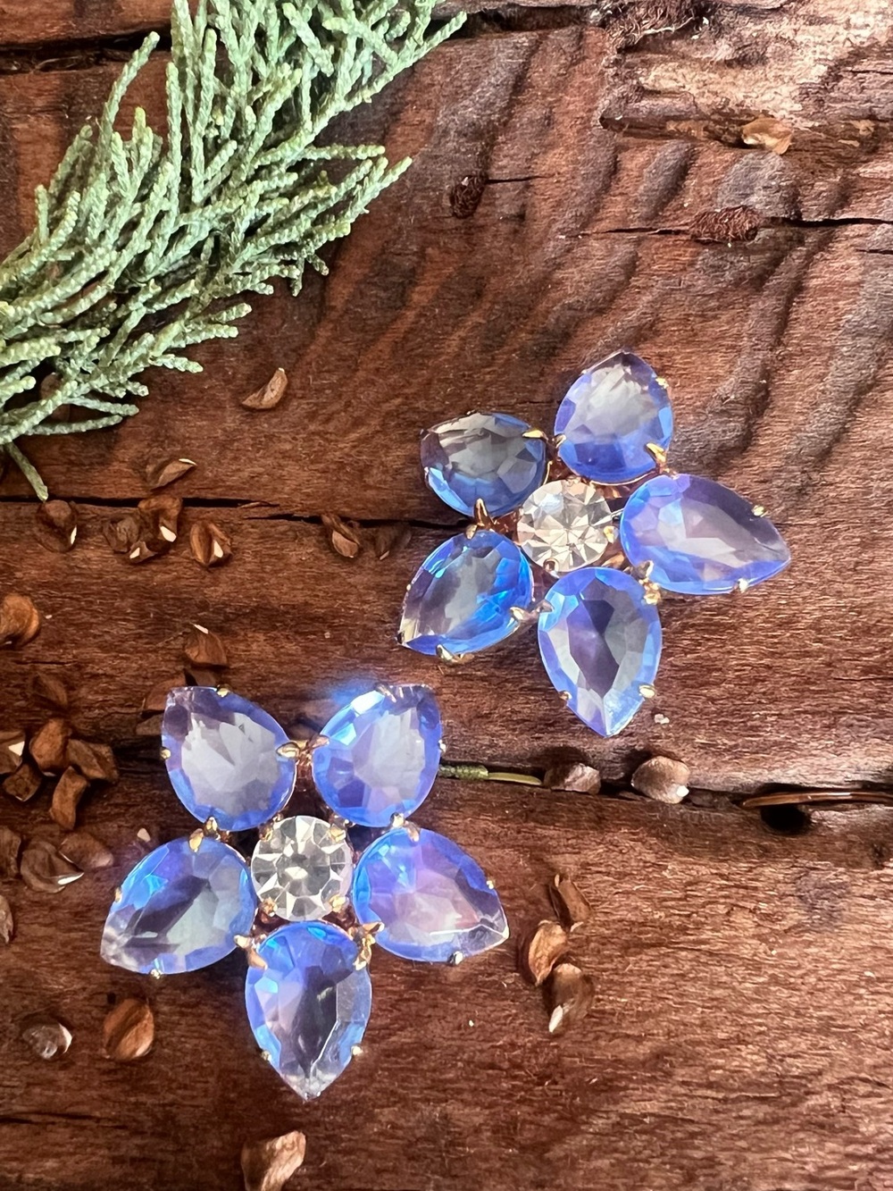 Costume Gold Tone Clip On Floral Earrings Periwinkle Blue Crystal Cz Blue